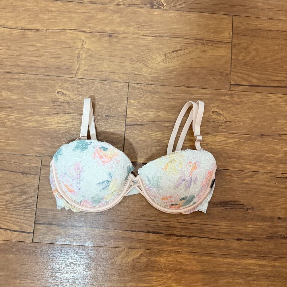 Victoria's Secret PINK Date Push Up Bra 32D Lace Floral Cream Spring